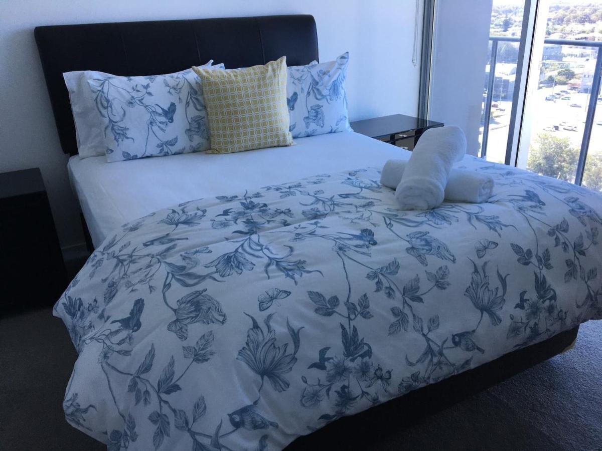 Three-Bedroom Apartment With Amazing View Near Surfers Paradise Gold Coast Extérieur photo