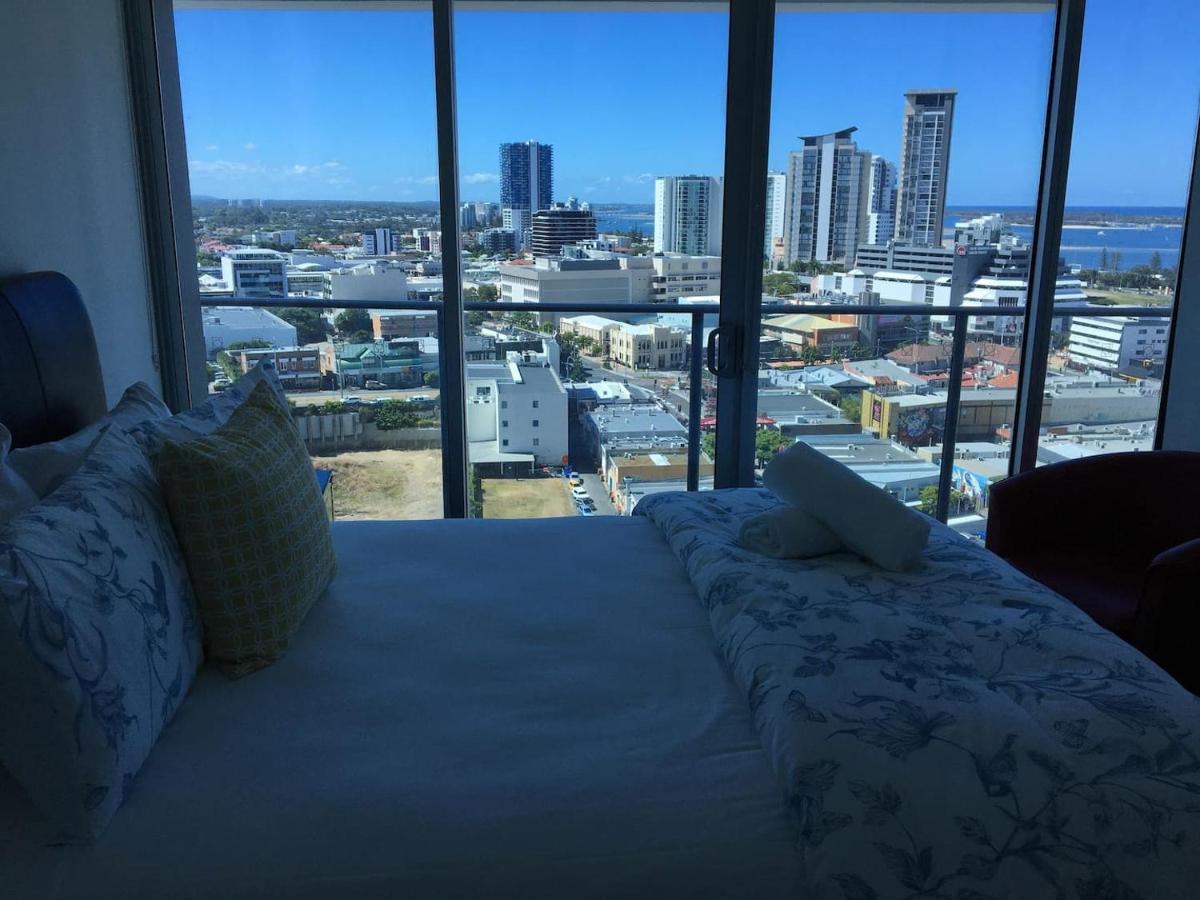 Three-Bedroom Apartment With Amazing View Near Surfers Paradise Gold Coast Extérieur photo