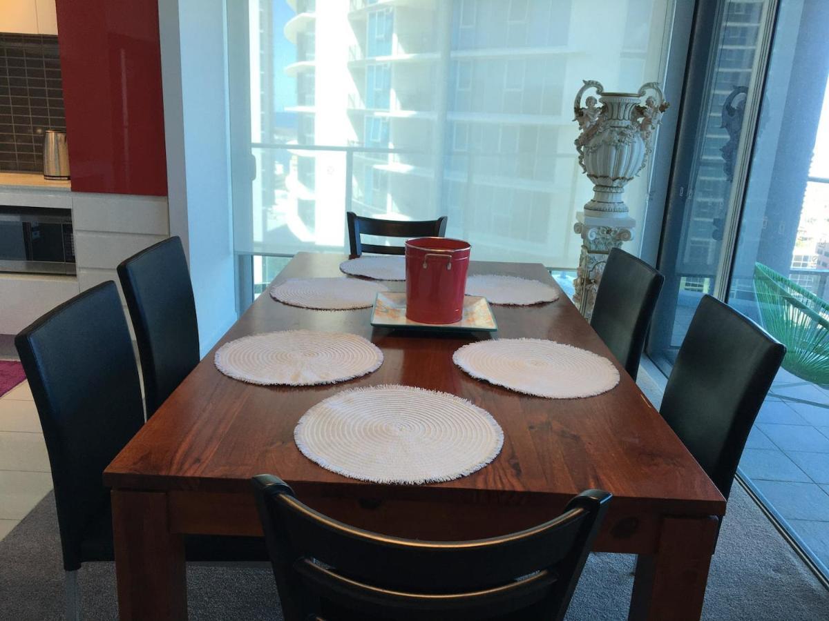 Three-Bedroom Apartment With Amazing View Near Surfers Paradise Gold Coast Extérieur photo